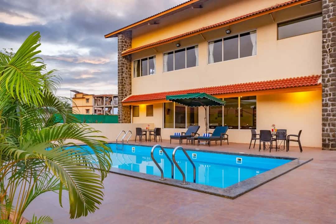 Best Weekend Getaways for Family Near Mumbai & Pune: Top Resorts and Villas